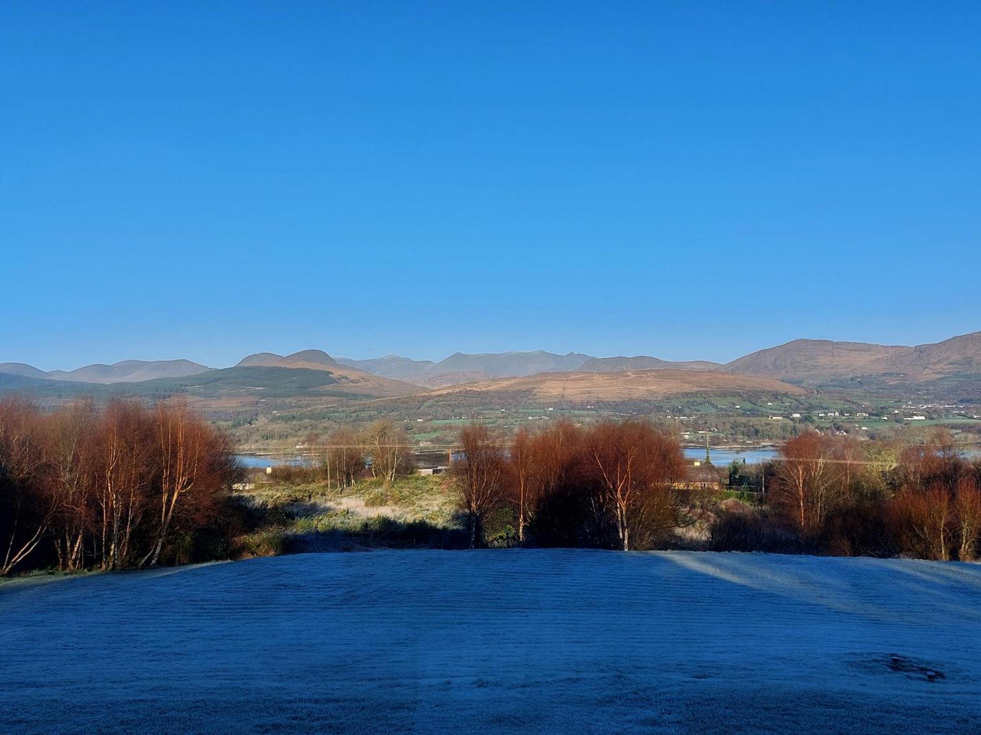 Misty Bay - Kenmare Hotel Bagian luar foto