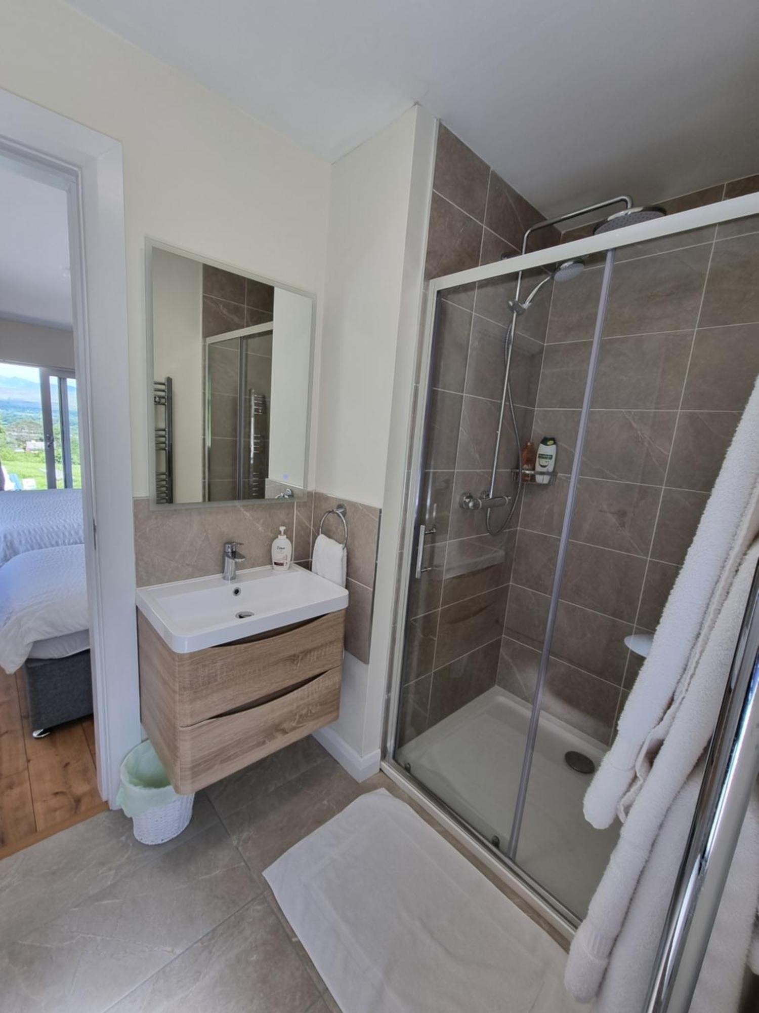 Misty Bay - Kenmare Hotel Bagian luar foto
