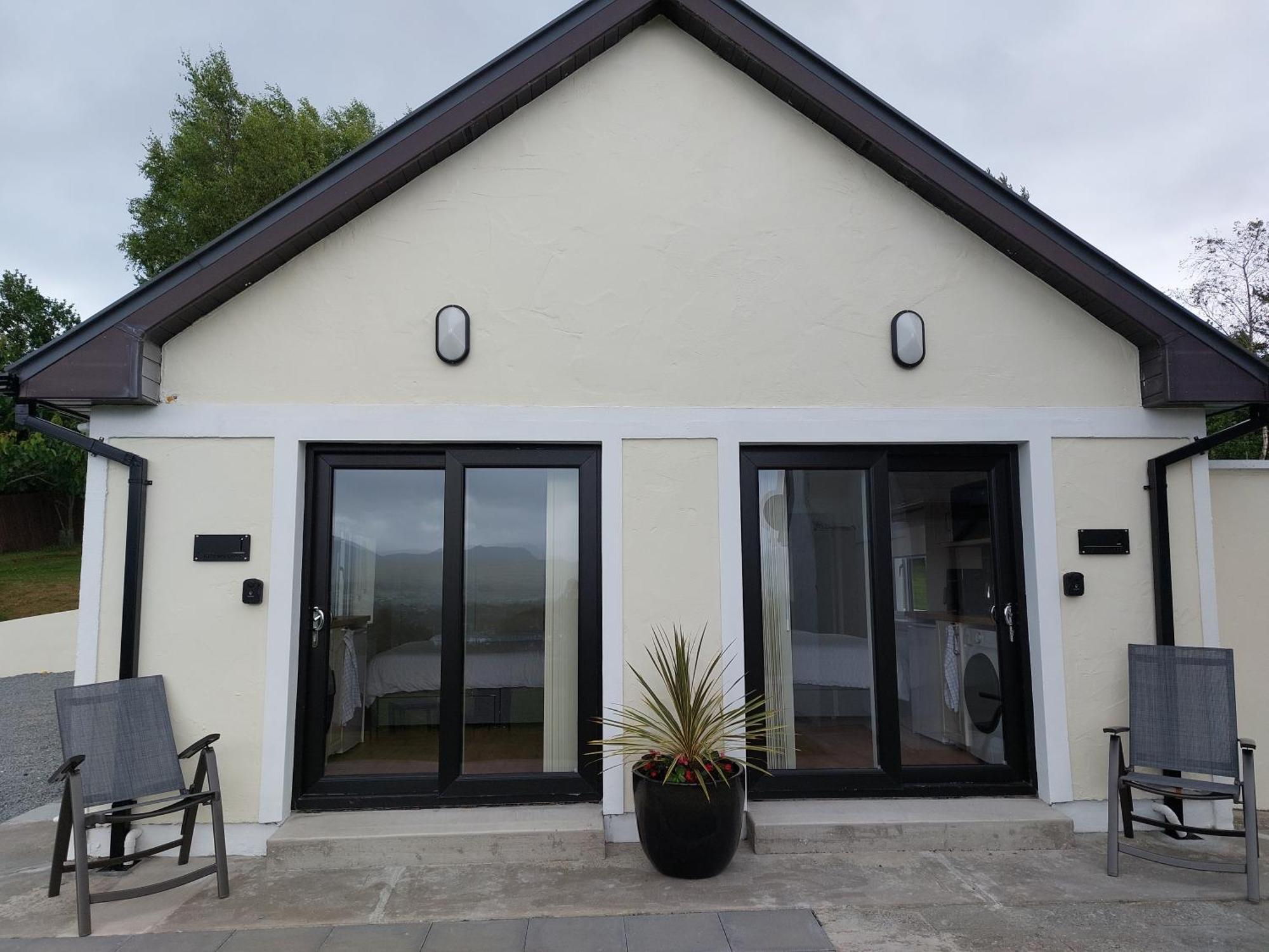 Misty Bay - Kenmare Hotel Bagian luar foto