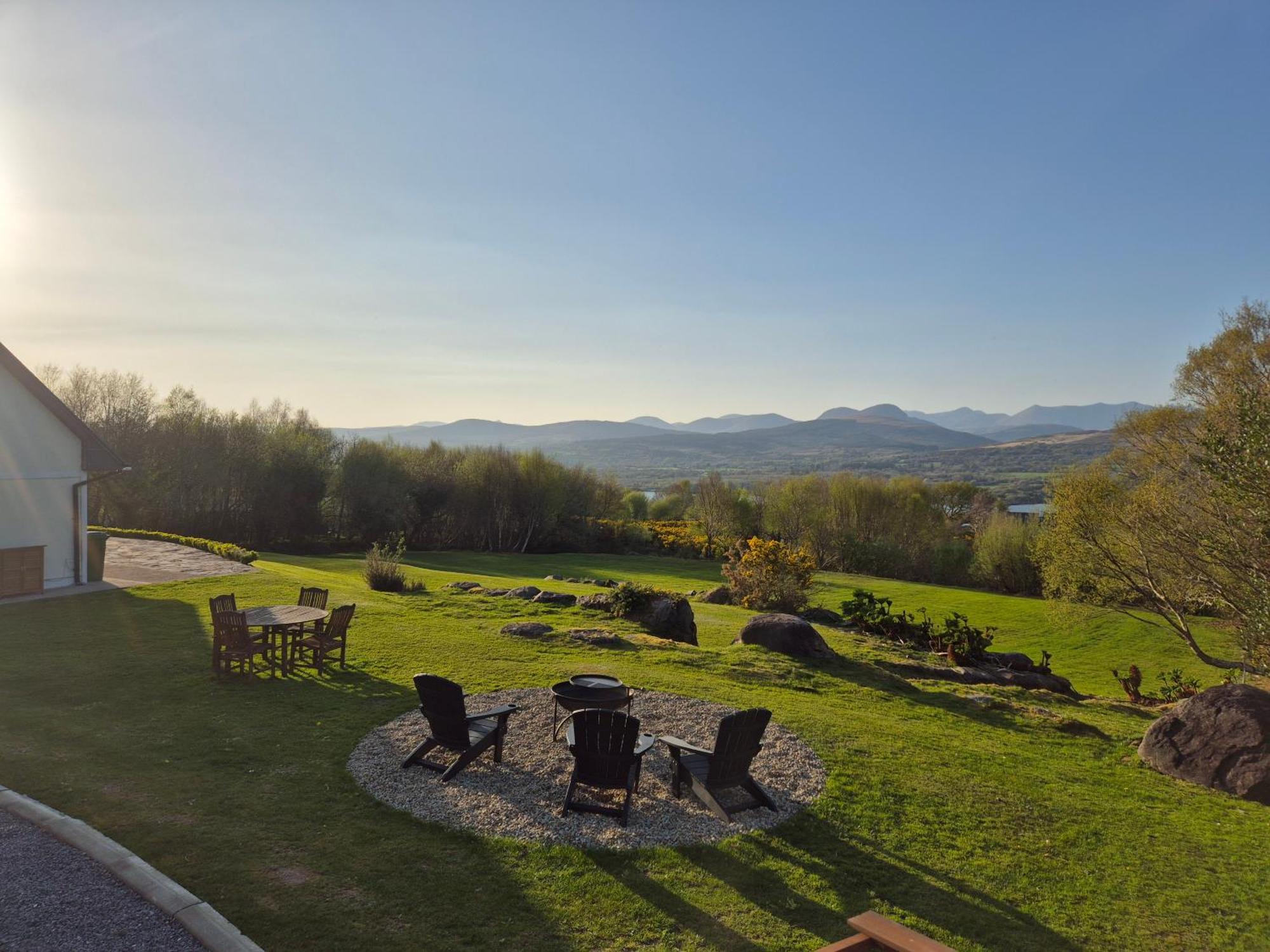 Misty Bay - Kenmare Hotel Bagian luar foto