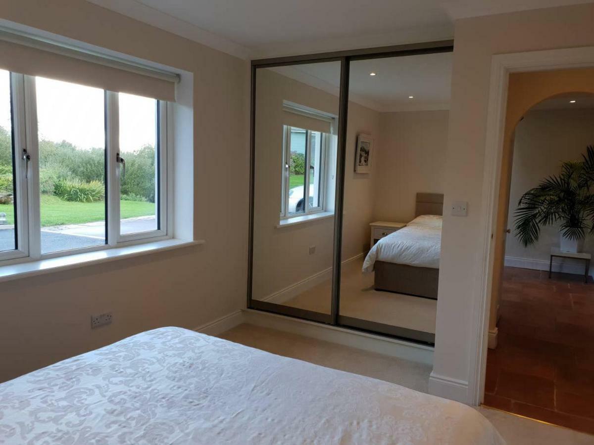 Misty Bay - Kenmare Hotel Bagian luar foto